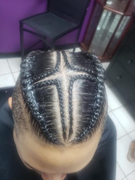 Cornrow braiding style