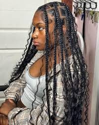 Knotless braids hairstyle detail
